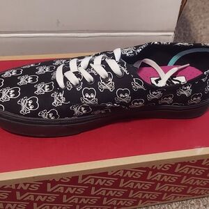 HTF VANS COMFYCUSH COLDHEARTED